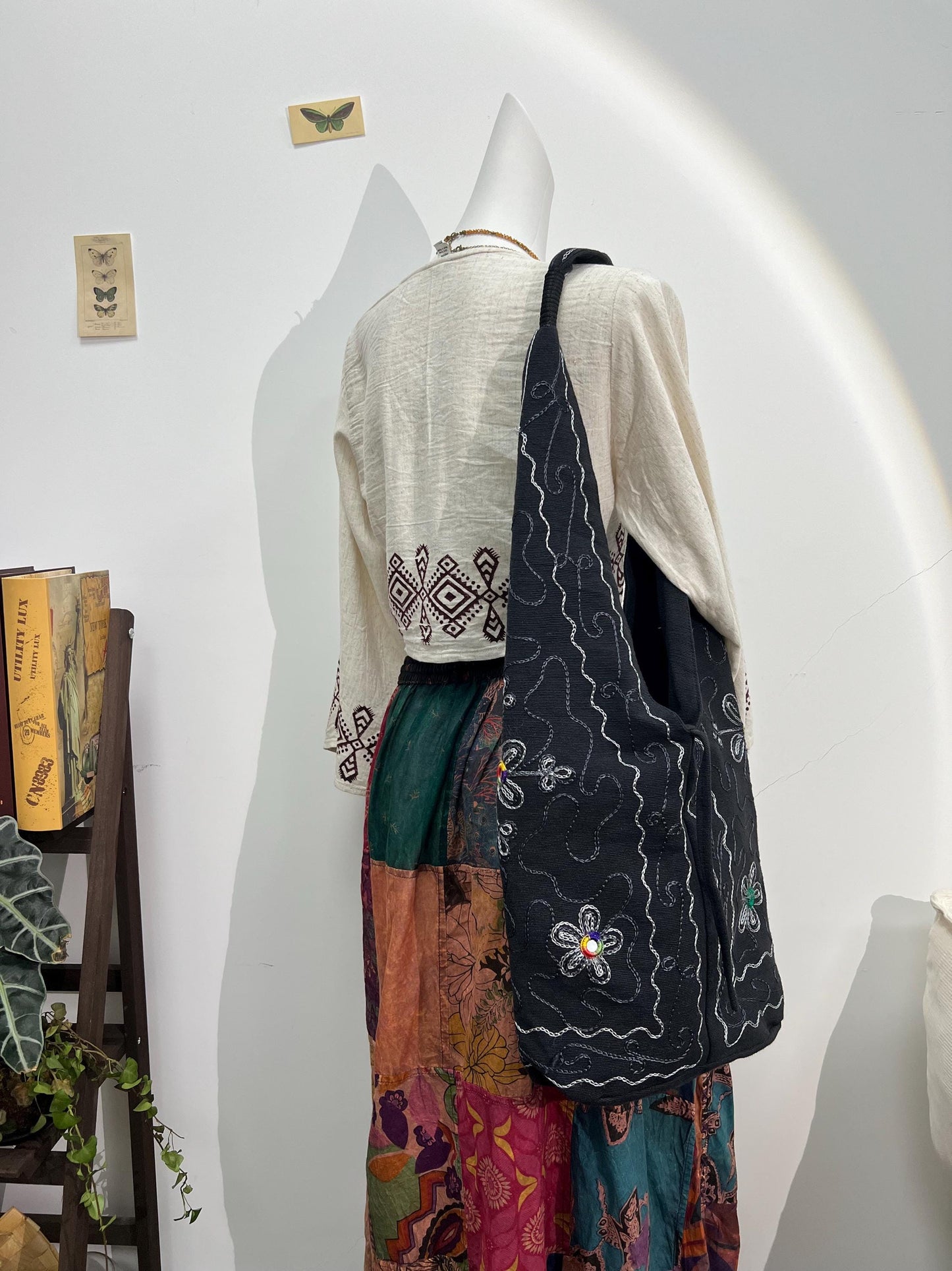 Black Folk Art Floral Shoulder Bag, Embroidered Wooden Ring Tote