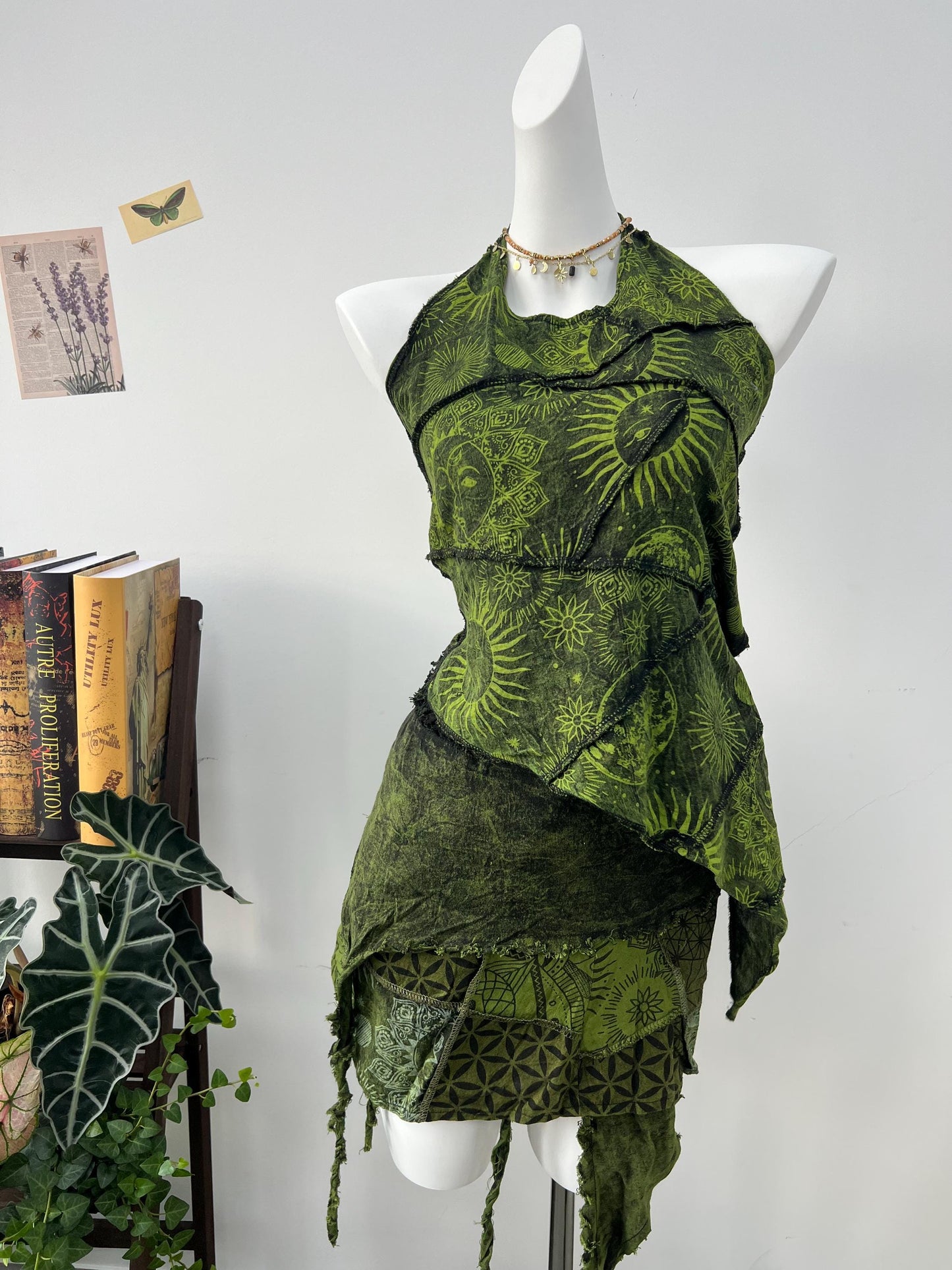 Boho Green Tie-Dye 2PCS Set: Ragged Edge Festival Outfit