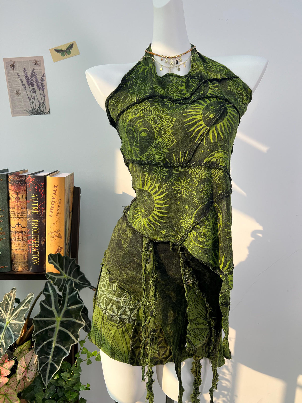 Boho Green Tie-Dye 2PCS Set: Ragged Edge Festival Outfit