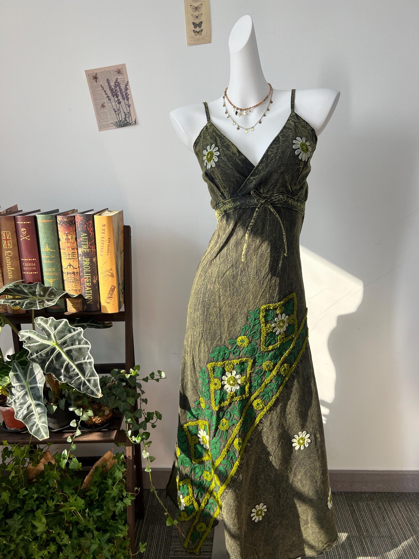 手工蠟染長裙，深綠色植物刺繡，70年代波西米亞風情節慶服飾