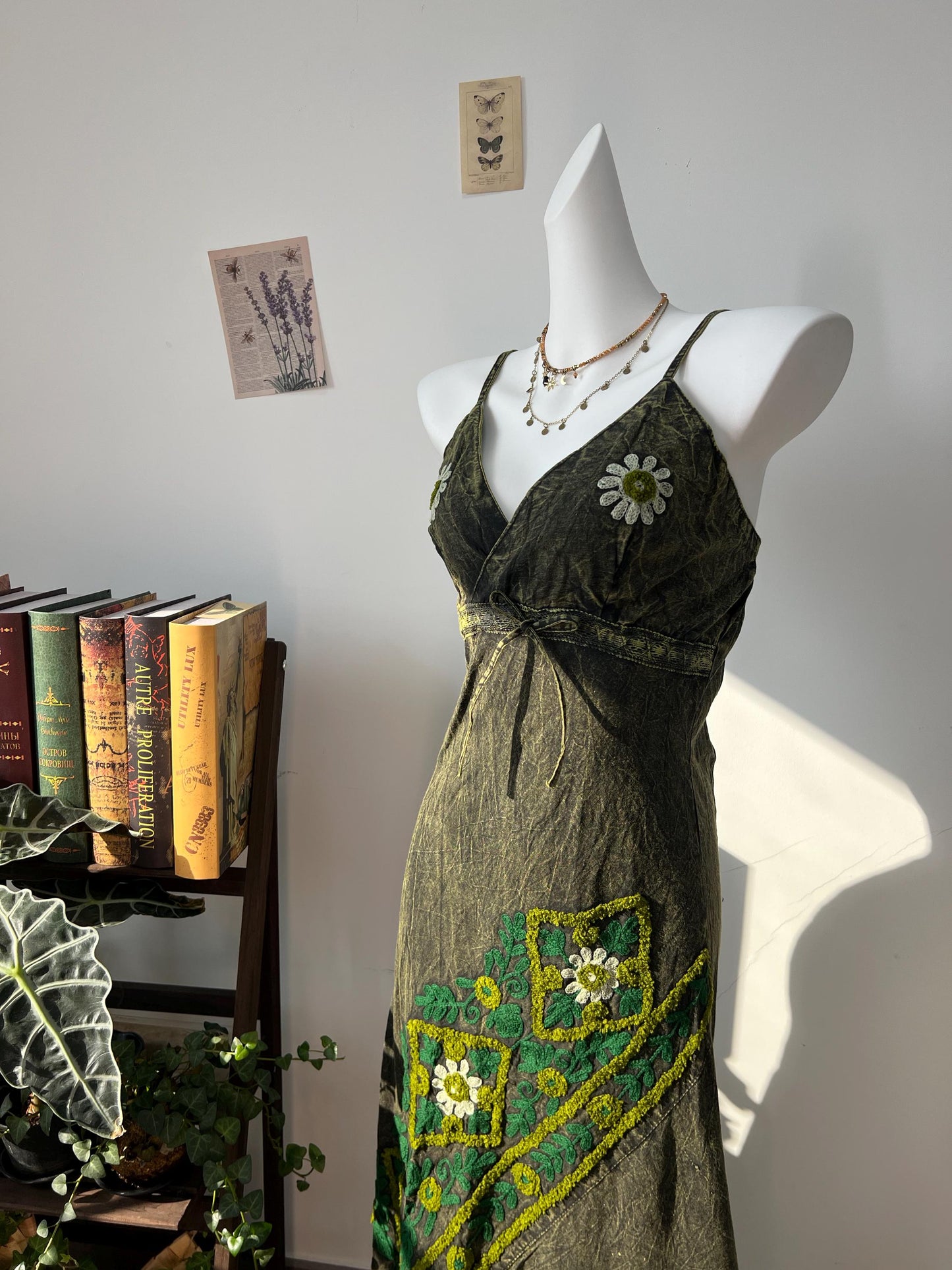 手工蠟染長裙，深綠色植物刺繡，70年代波西米亞風情節慶服飾