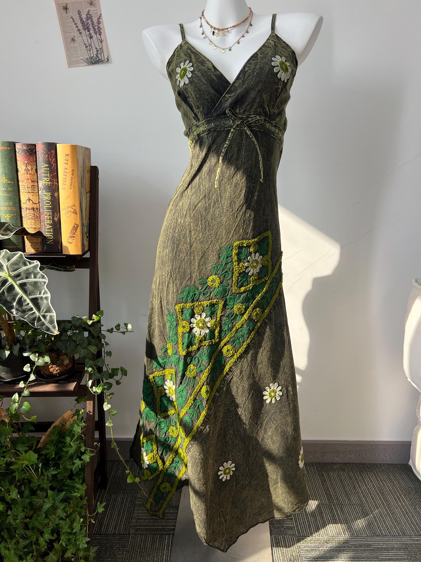 手工蠟染長裙，深綠色植物刺繡，70年代波西米亞風情節慶服飾