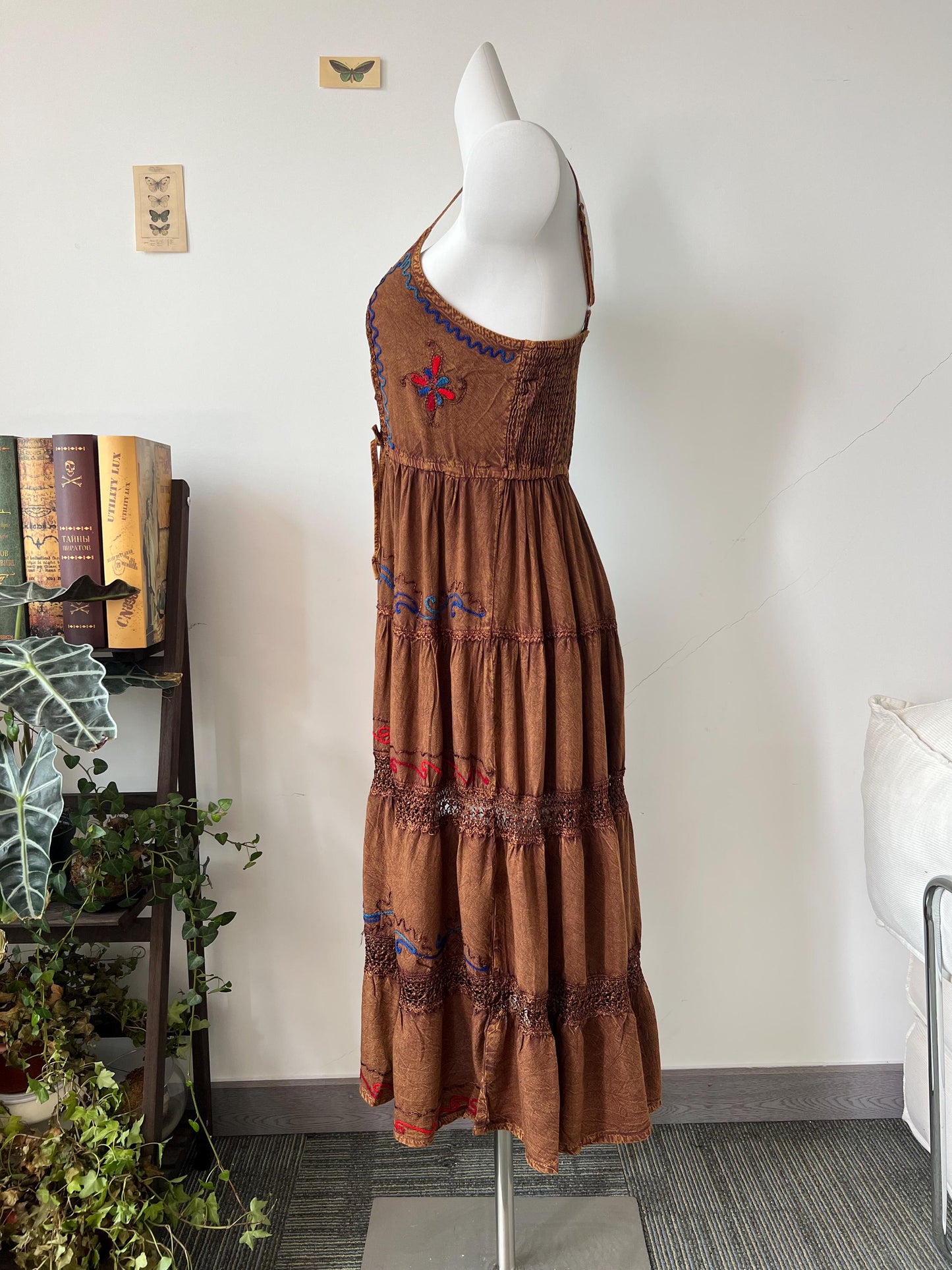 Brown Embroidered Maxi Dress, Blue Red Floral Tie-Waist Boho Vintage 100% Viscose
