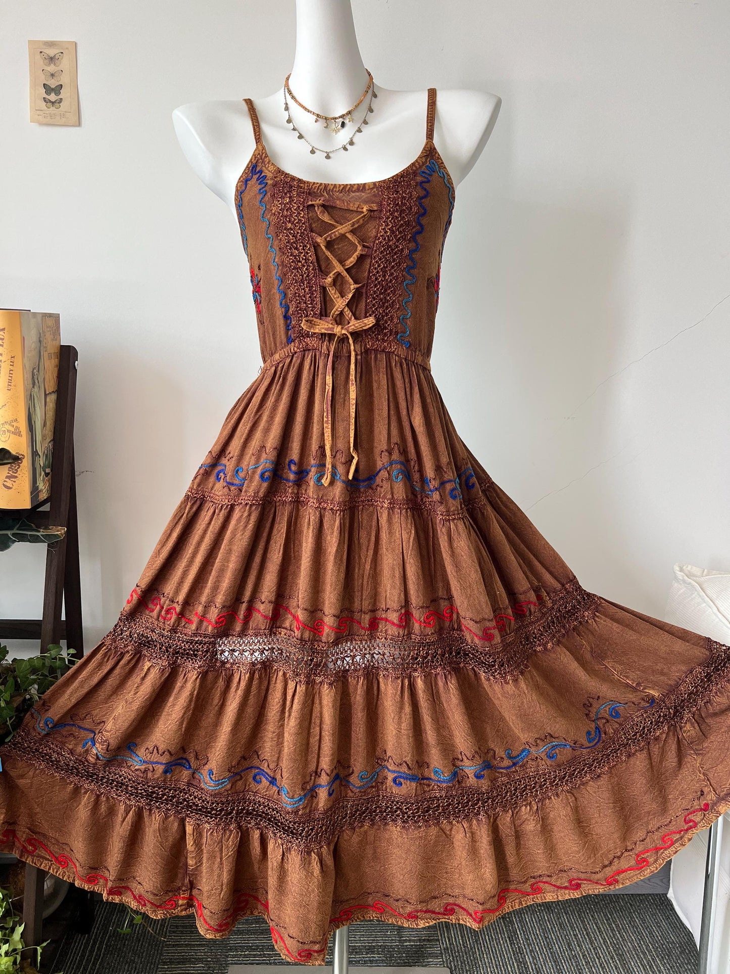 Brown Embroidered Maxi Dress, Blue Red Floral Tie-Waist Boho Vintage 100% Viscose