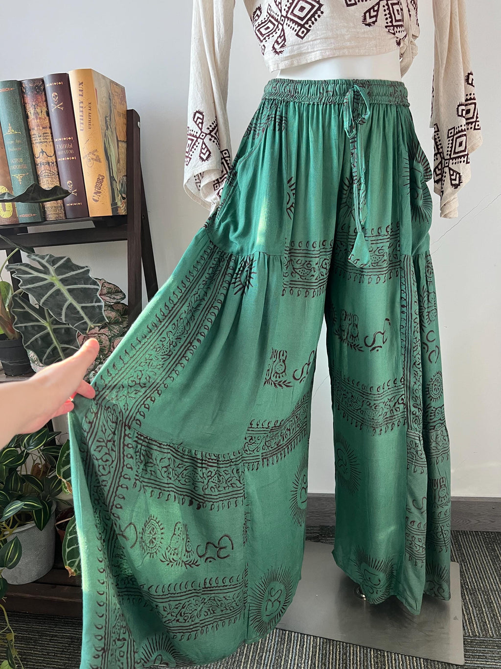 Women Bohemian Palazzo Pants, Celestial Sun Print Flowing Pants, Hippie Festival Trousers, High Waist Wide Leg Yoga Pants, Summer Beach Wear